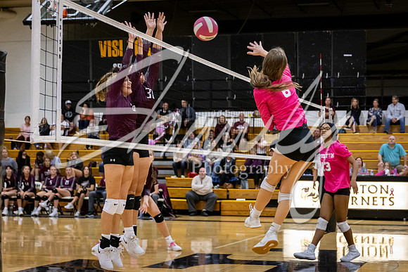 2021.10.18 FHS Volleyball Vs. Osage-01548