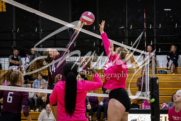 2021.10.18 FHS Volleyball Vs. Osage-01701