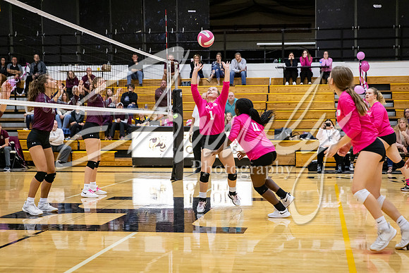 2021.10.18 FHS Volleyball Vs. Osage-01372
