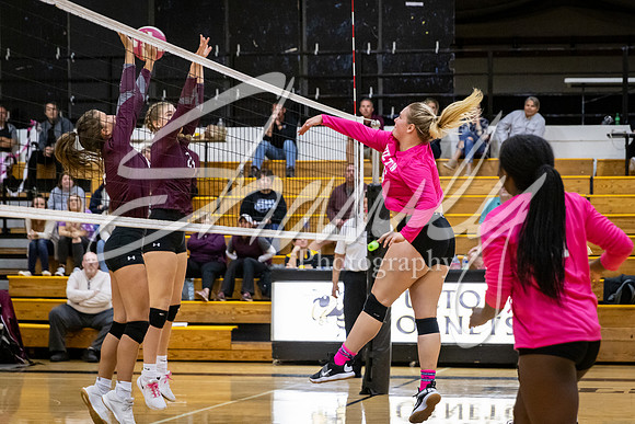 2021.10.18 FHS Volleyball Vs. Osage-01767