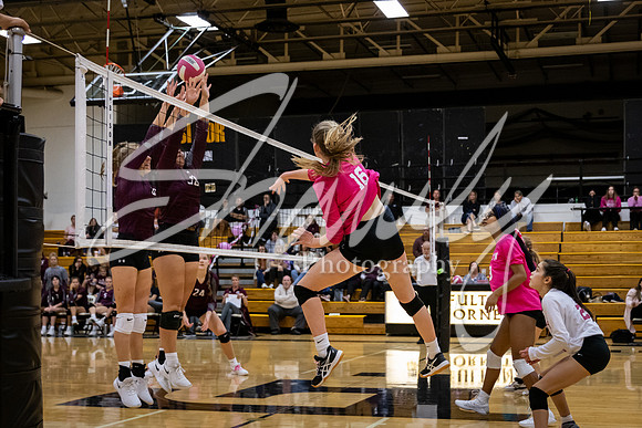 2021.10.18 FHS Volleyball Vs. Osage-01910