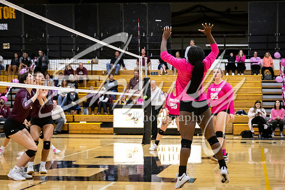 2021.10.18 FHS Volleyball Vs. Osage-02099