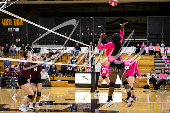 2021.10.18 FHS Volleyball Vs. Osage-02100