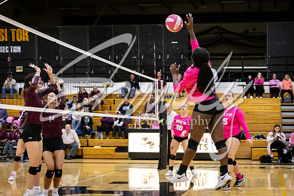 2021.10.18 FHS Volleyball Vs. Osage-02101