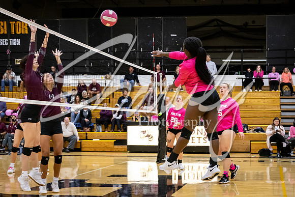 2021.10.18 FHS Volleyball Vs. Osage-02102