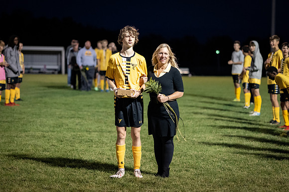 2021.10.21 FHS Soccer Vs. Moberly-02649-Edit