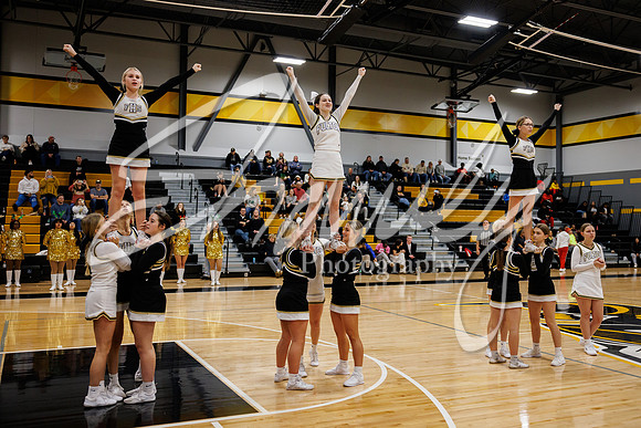 2023.12.12 FHS Basketball Cheer-7