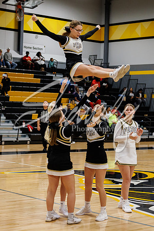 2023.12.12 FHS Basketball Cheer-10