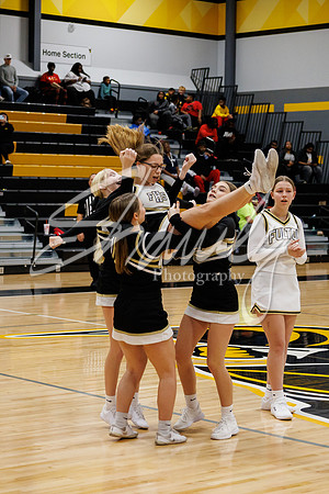 2023.12.12 FHS Basketball Cheer-13