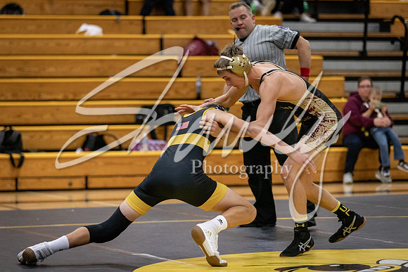 2021.11.30 FHS Wrestling Triangular-02112