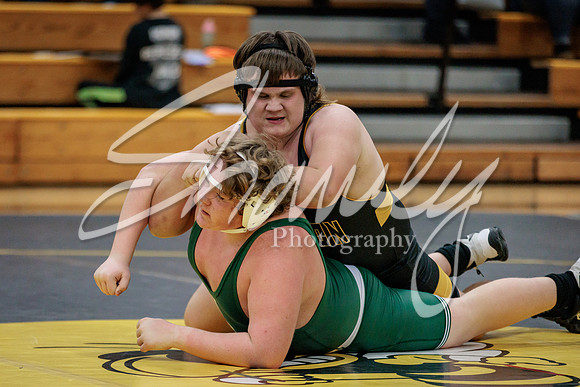 2021.12.09 FHS Wrestling Triangular-00105