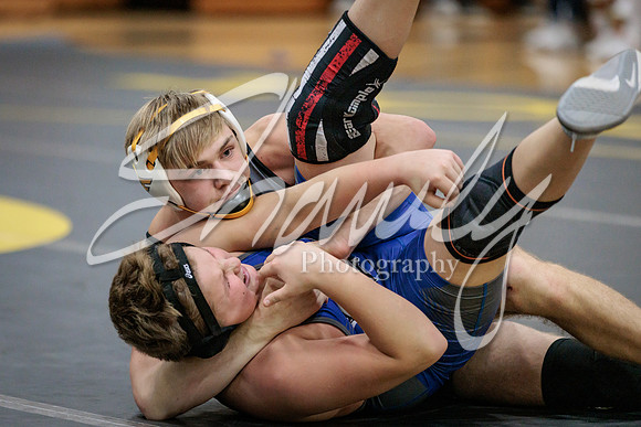 2021.12.09 FHS Wrestling Triangular-00622