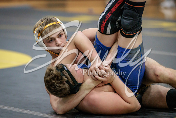 2021.12.09 FHS Wrestling Triangular-00633