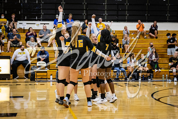 2020.09.08 FHS Volleyball Vs. N. Callaway01067