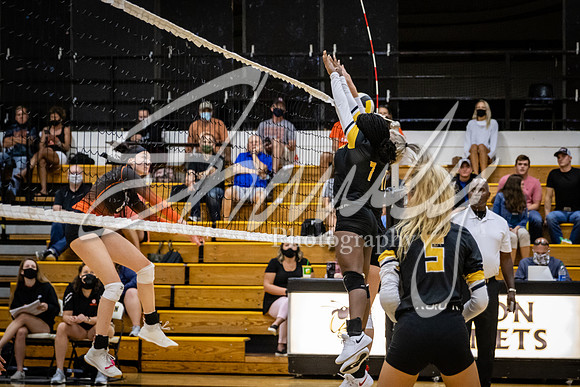2020.09.15 FHS Volleyball Varsity Vs. Kirksville_00495