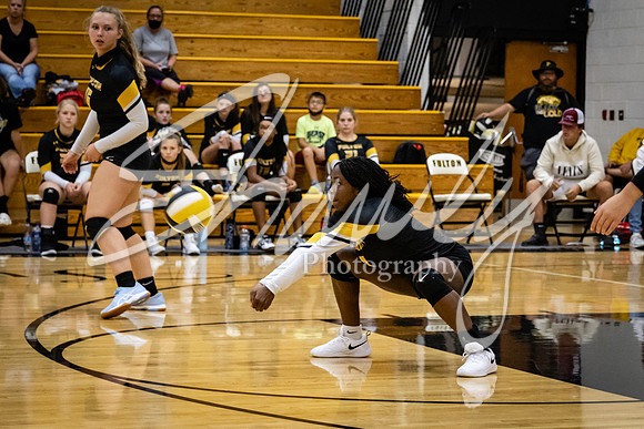 2020.09.15 FHS Volleyball Varsity Vs. Kirksville_00899