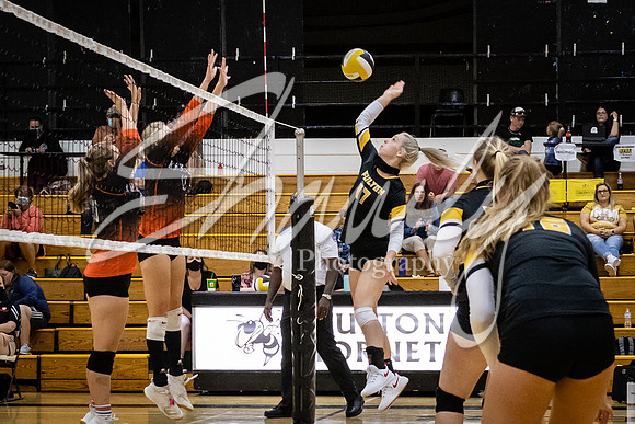 2020.09.15 FHS Volleyball Varsity Vs. Kirksville_00935