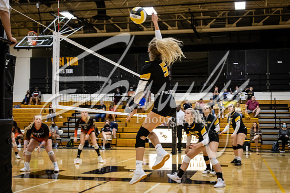 2020.09.15 FHS Volleyball Varsity Vs. Kirksville_01385
