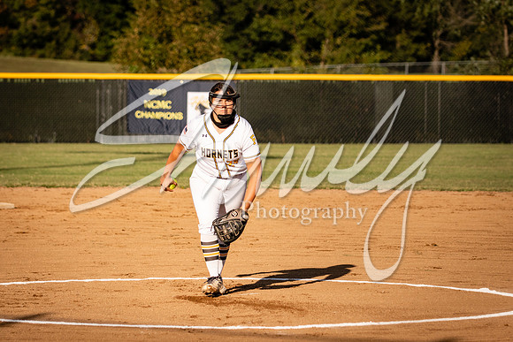 2020.09.28 FHS Softball Vs. N. Callaway_00497