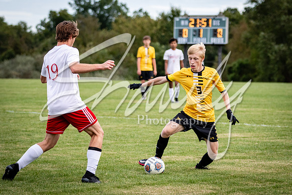 2020.09.29 FHS Soccer Vs. Moberly_00570