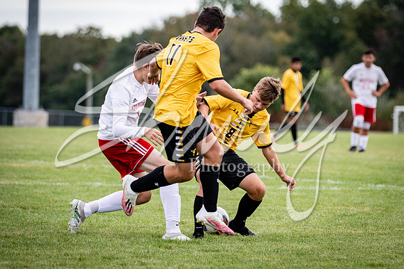 2020.09.29 FHS Soccer Vs. Moberly_00800