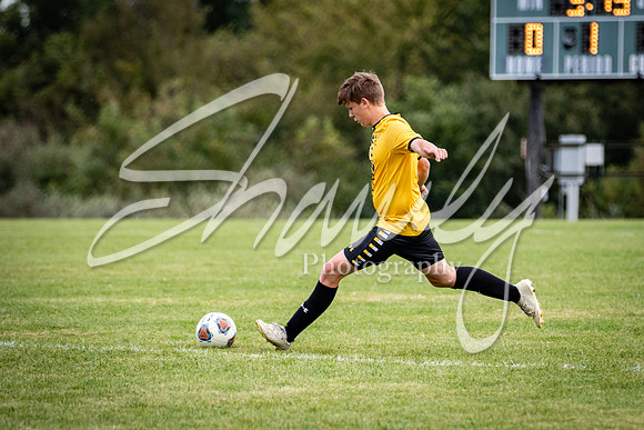 2020.09.29 FHS Soccer Vs. Moberly_01080