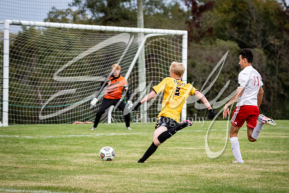 2020.09.29 FHS Soccer Vs. Moberly_01180