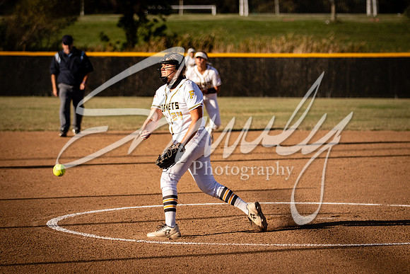 2020.10.01 FHS Softball Vs. Hannibal_00523