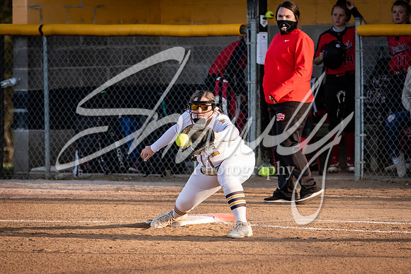 2020.10.01 FHS Softball Vs. Hannibal_01555