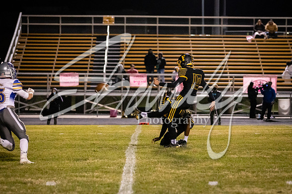 2020.10.23 FHS Football Vs. Sweet Springs_01215