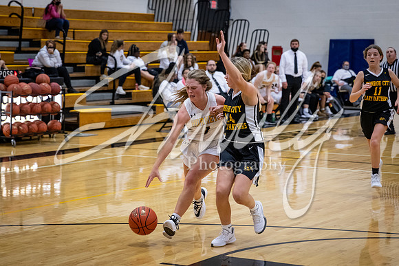 2020.11.20 FHS Girls Basketball Vs. Monroe City_01287