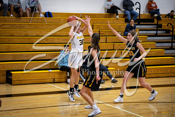 2020.11.20 FHS Girls Basketball Vs. Monroe City_03182