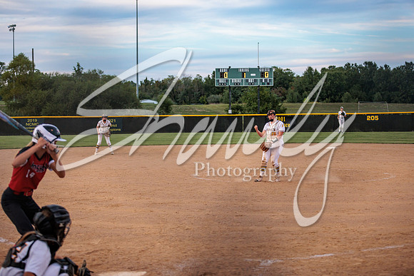 2022.09.01 FHS Softball Vs. Marshall2520