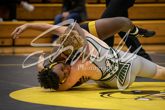 2020.12.10 FHS Wrestling Triangular_03744