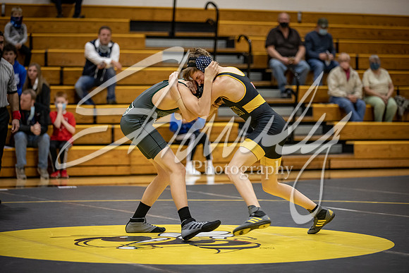 2020.12.10 FHS Wrestling Triangular_00016