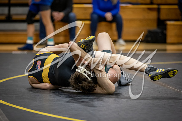 2020.12.10 FHS Wrestling Triangular_00180