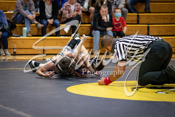 2020.12.10 FHS Wrestling Triangular_00395