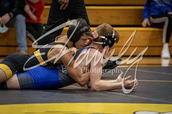 2020.12.10 FHS Wrestling Triangular_01052
