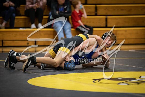 2020.12.10 FHS Wrestling Triangular_01312