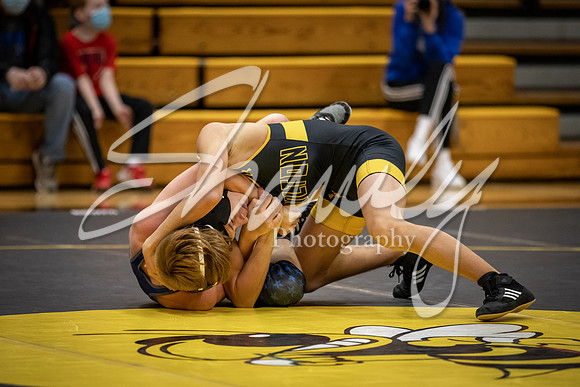 2020.12.10 FHS Wrestling Triangular_01454