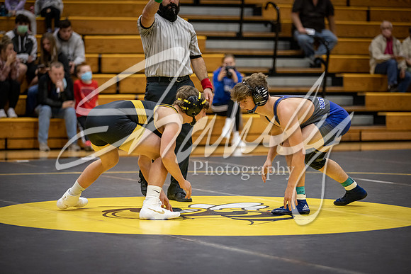 2020.12.10 FHS Wrestling Triangular_01526