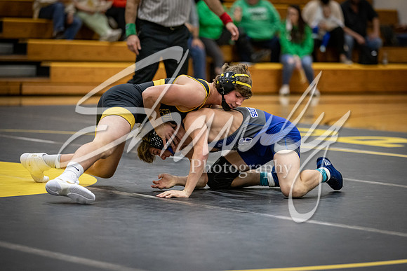 2020.12.10 FHS Wrestling Triangular_01554