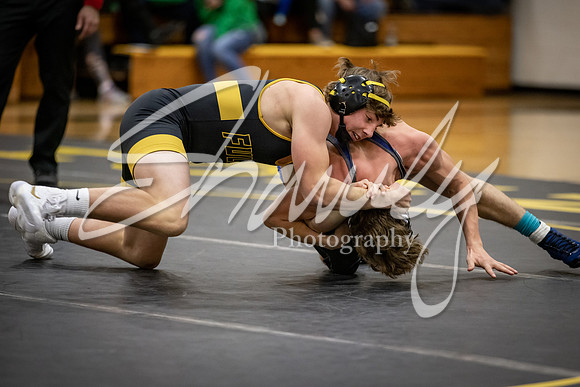 2020.12.10 FHS Wrestling Triangular_01586