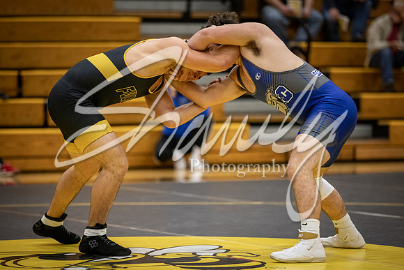 2020.12.10 FHS Wrestling Triangular_01724