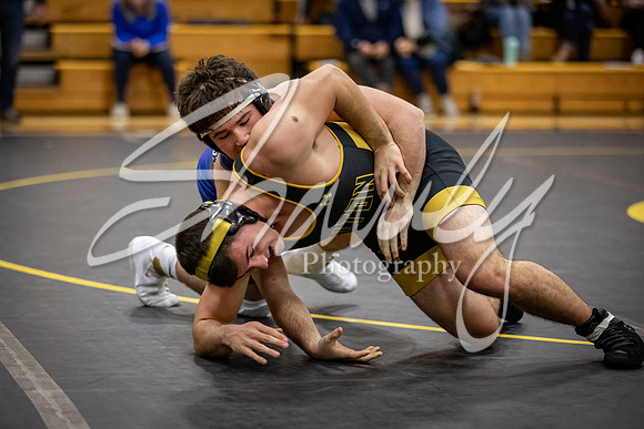 2020.12.10 FHS Wrestling Triangular_01946