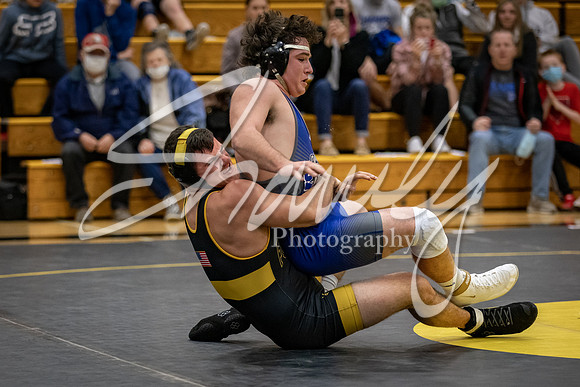 2020.12.10 FHS Wrestling Triangular_02145