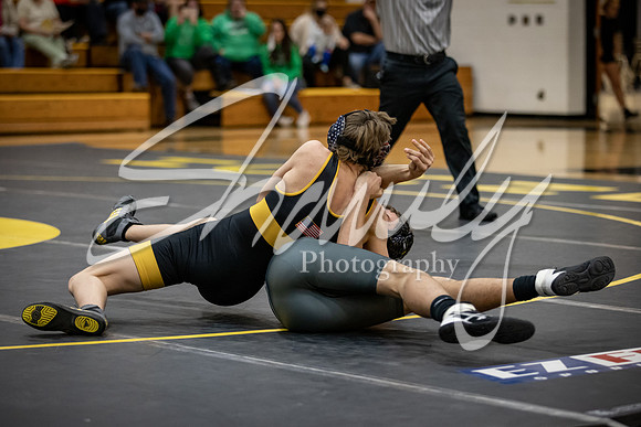 2020.12.10 FHS Wrestling Triangular_02320