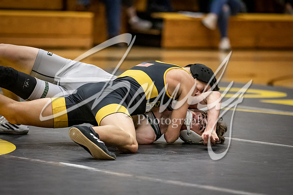 2020.12.10 FHS Wrestling Triangular_02585