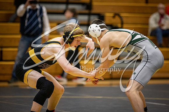 2020.12.10 FHS Wrestling Triangular_02660