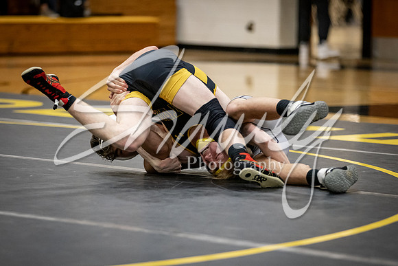2020.12.10 FHS Wrestling Triangular_02697